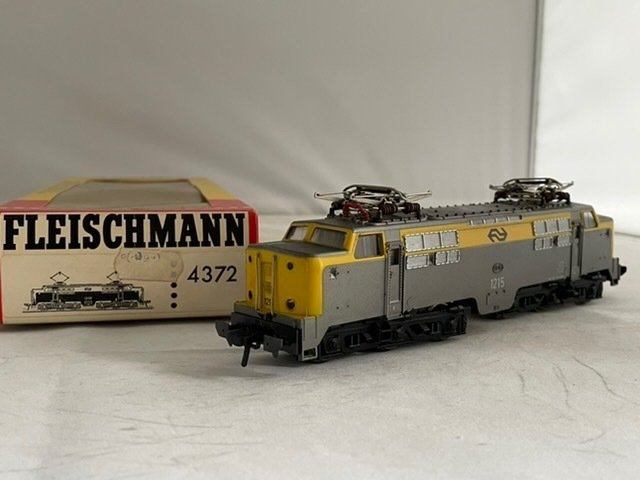 Fleischmann H0 - 4372 - Electric locomotive - Series 1200 yellow gray of the Dutch Railways - (7513) - NS