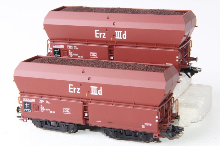 Trix H0 - 24150-05/-06 - Güterwagen - 2 vierachsige offene Selbstentlader Erz IIId Typ Fad 155 - DB