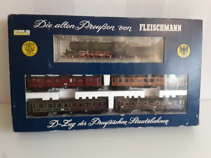 Fleischmann H0 - 4885 - Treinset - Pruisische Set, P 10 met 4 wagens - KPEV