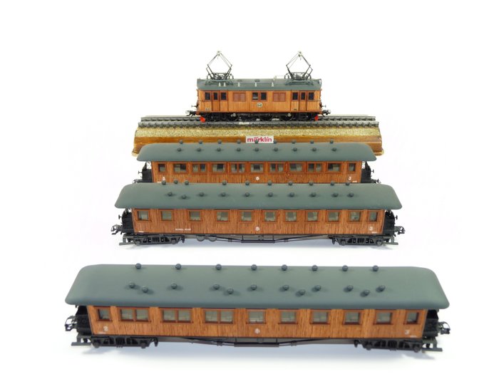 Märklin H0 - 2870 - Coffret - Ensemble de train en bois de quatre pièces. Locomotive D101 avec trois voitures - SJ