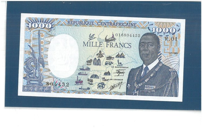 Wereld - Kameroen, Centraal-Afrikaanse Republiek, Rwanda - 7 banknotes - Various dates