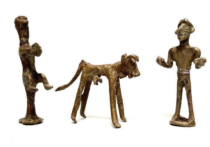 Figure arcaiche + mucca (3) - Bronzo - Nepal 