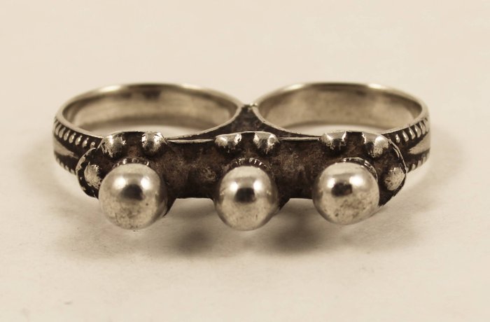 Gioielli, doppio anello (1) - Argento di alta qualità - India - Prima metà del 20° secolo        