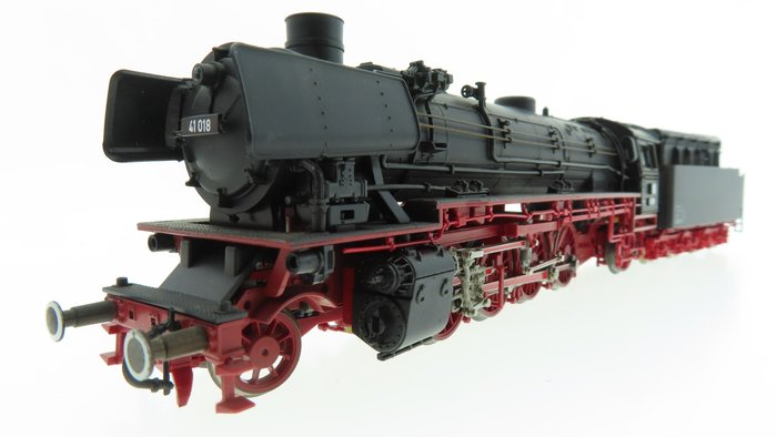 Roco H0 - 43244 - Steam locomotive with tender - BR 41, oil firing - DB