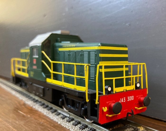 Timishoara/Tenshodo H0 - 705 - Dieselelektrische locomotief - D143, "Truman" - FS