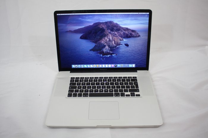 Apple MacBook Pro 17 inch - Intel Core2Duo 2.8Ghz, 4GB RAM, 320GB HD - Con caricabatterie