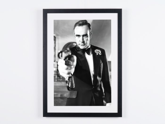 James Bond 007: Diamonds Are Forever - Sean Connery as "James Bond 007" - Fotografia, 03/30 - 70X50 cm - Serial 16477 - Framed, with numbered COA, Hologram and QR Code