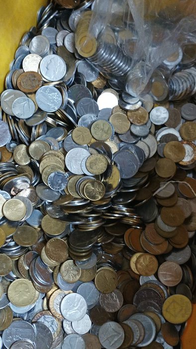 Italy, Italian Republic. 6,8 Kilos de monedas con cien en porta monedas. -  varios años - Catawiki