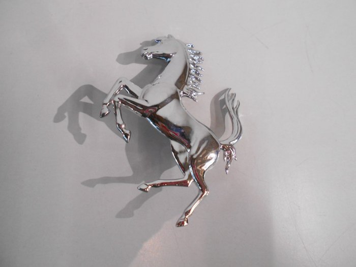 Preview of the first image of Emblem/mascot/badge - Cavallino Ferrari in metallo 10cm - Ferrari - After 2000.