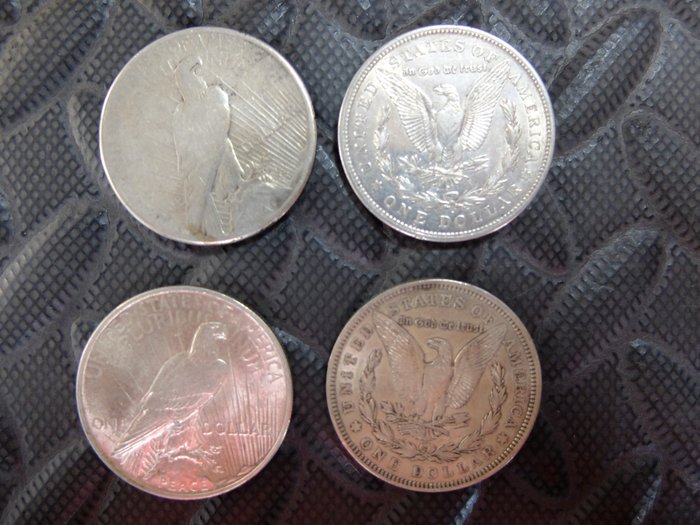 États-Unis. 1 Dollar (Morgan) 1921 + 1 Dollar (Peace) 1924 (4 coins)