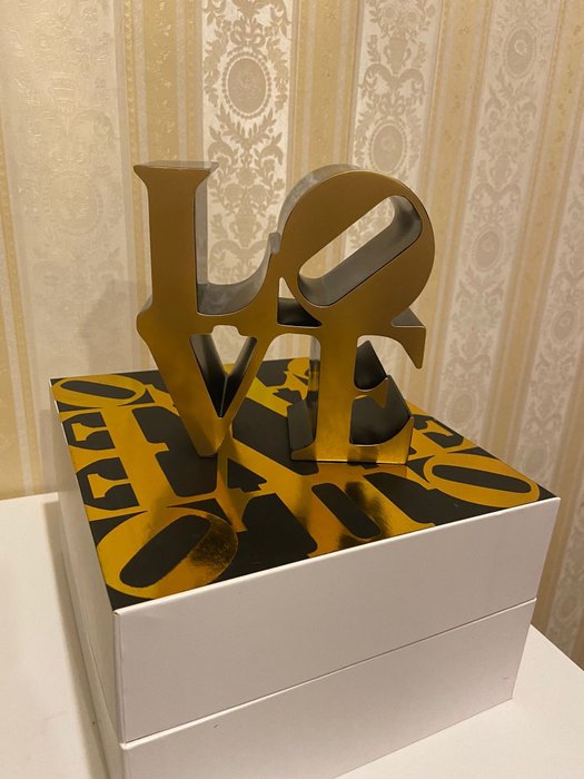 Image 2 of Robert Indiana (after) - Love (Black & Gold)