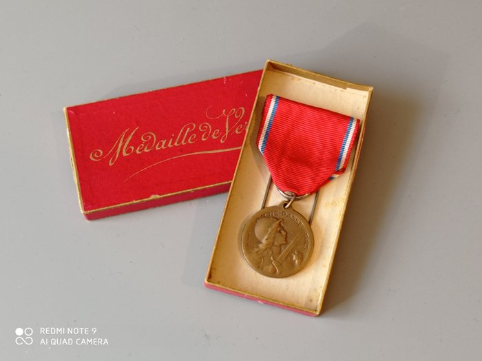 Francia - Ejército/Infantería - Hermosa medalla Verdún en caja original war 14 18 Elite (TIR6) - 1916