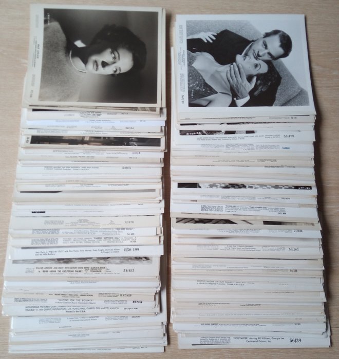 Lot of 300 - Movie stills photos & lobby cards (1950's) - Audrey Hepburn,Anthony Quinn,Lana Turner,Glenn Ford,Bette Davis,Richard Burton - Fotografia