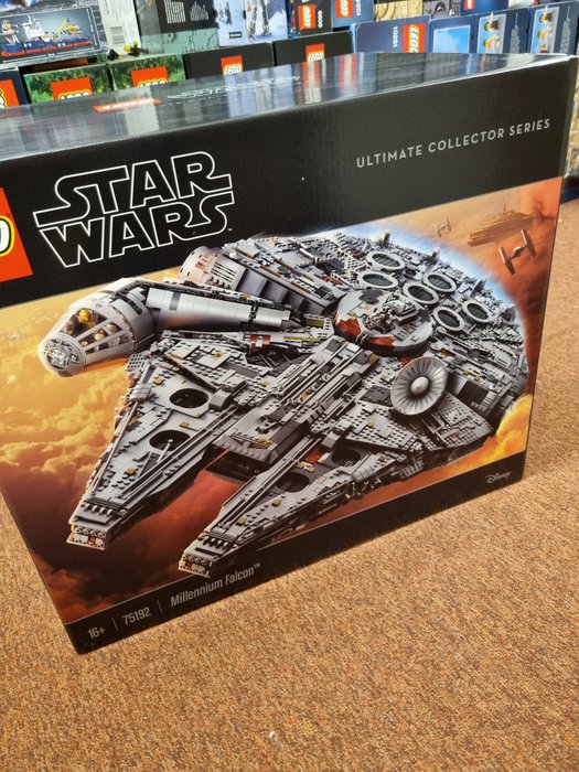 Lego - Star Wars - 75192 - Vaisseau spatial Millennium Falcon - 2000 Ã  aujourd'hui