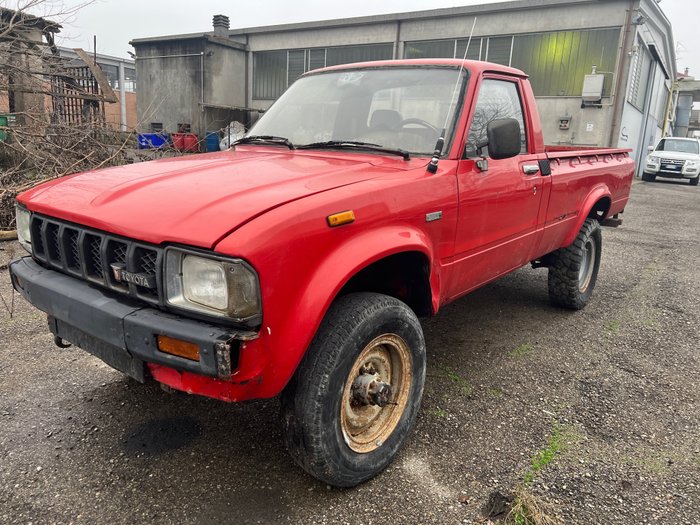 Toyota - HILUX 4WD PICK-UP - 1984