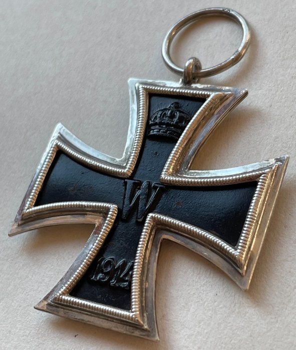 Alemania - Iron Cross 2nd Class 1914, marca del fabricante KO en el anillo de la banda.