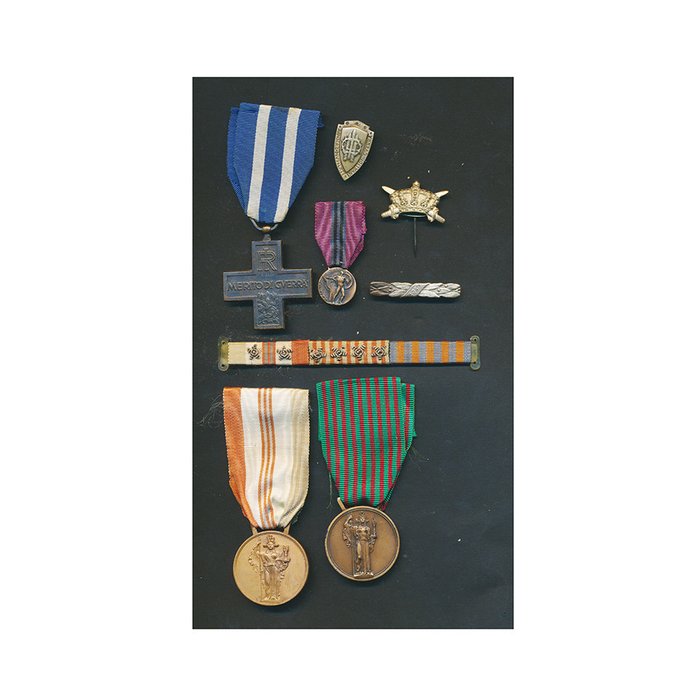 Italia - WW2 WAR 1940 43 - medallas de un veterano en la realización