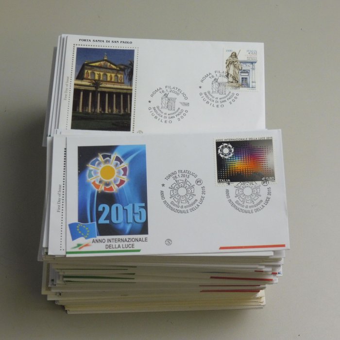 Italienische Republik 1974/2015 - "Filagrano" collection with 351 different FDC