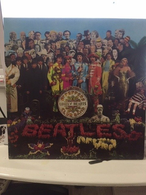 Beatles - Sgt. Pepper's Lonely Hearts Club Band - LP Album - Reissue, Stereo - 1984