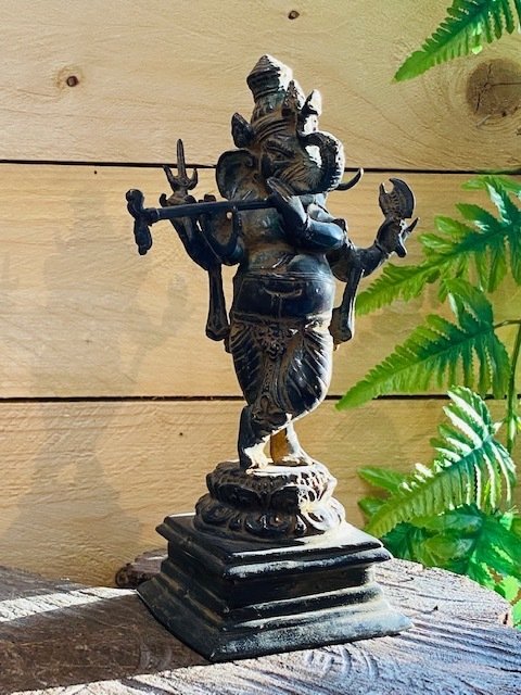 Capolavoro raro, statua danzante di Lord Ganesha (1) - Bronzo - H25,5cm - Nepal - 21° secolo