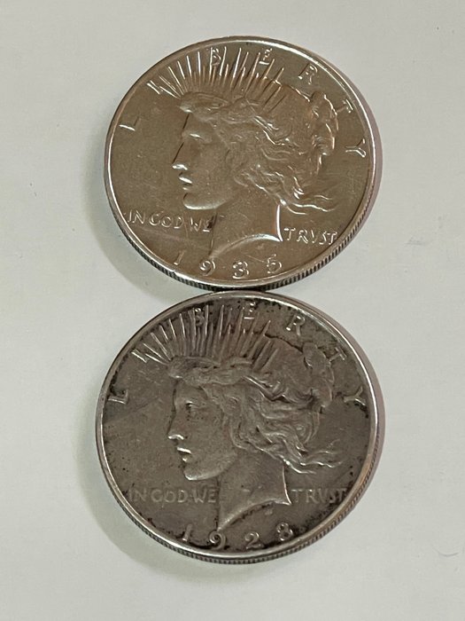 États-Unis. 1 Dollar (Peace) 1928-S + 1 Dollar 1935-S (2 coins)