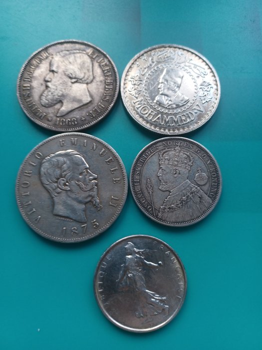 World. 5 silver coins of different denominations and years