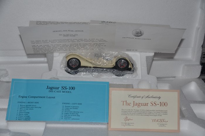 Franklin Mint - 1:24 - Jaguar - With all original paper and box