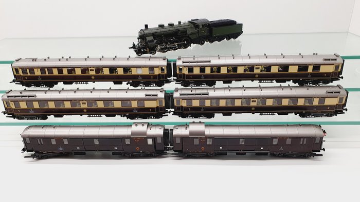 Märklin H0 - 26506 - Train set - 7-piece set "70 years Rheingold" with BR 18.4 - DRG