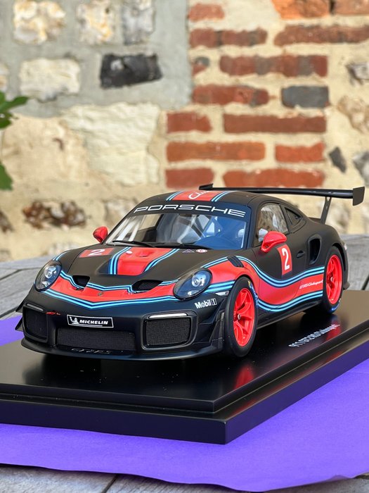 Preview of the first image of Spark - 1:18 - Porsche 911 (911 II) GT2 RS Clubsport #2 Martini édition limitée 1000 exemplaires.