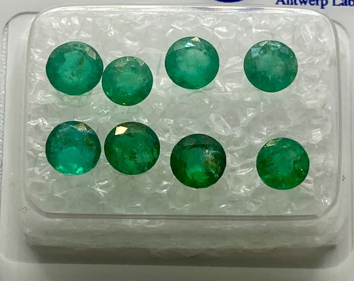 8 pcs  Emerald - 2.24 ct