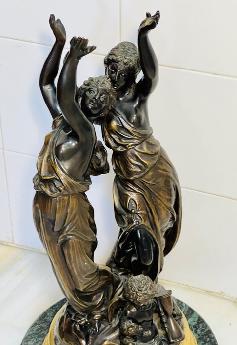 Image 2 of Estilo Claude Michel, Clodion - Group, Large Sculpture of Muses - 57 cm - Bronze, Marble - First ha