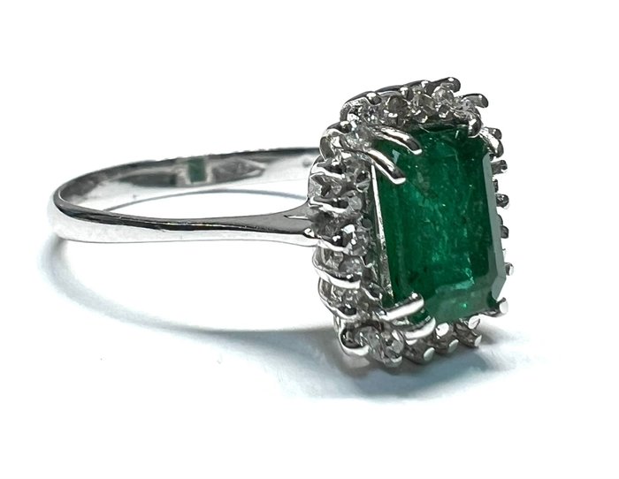 Image 2 of 18 kt. White gold - Ring - 2.10 ct Emerald - Diamonds