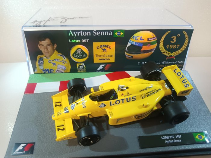 Ayrton Senna 1:43 - 2 - 模型車 - Coche Firmado Ayrton Senna 1987 Lotus 99T + Driver Inlay Fórmula 1