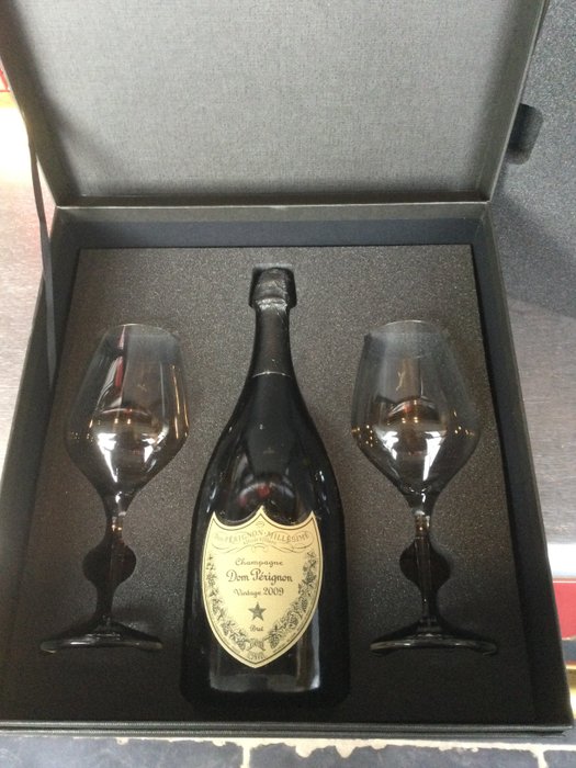 2009 Dom Perignon with 2 glasses Champagne Brut 1 Fles (0,75 liter