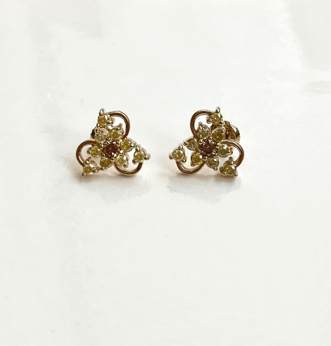 Image 3 of 1.30 ct fancy brown & fancy yellow diamonds designer stud earrings Yellow gold - Earrings - 0.30 ct