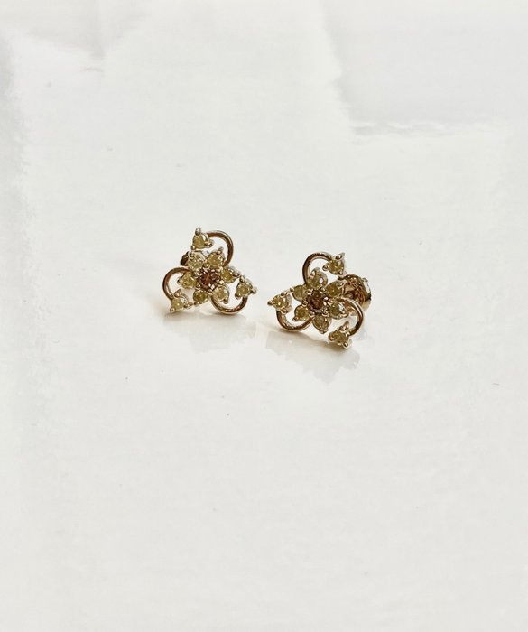 Preview of the first image of 1.30 ct fancy brown & fancy yellow diamonds designer stud earrings Yellow gold - Earrings - 0.30 ct.