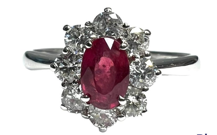 Preview of the first image of 18 kt. White gold - Ring - 0.80 ct Ruby - Diamonds.