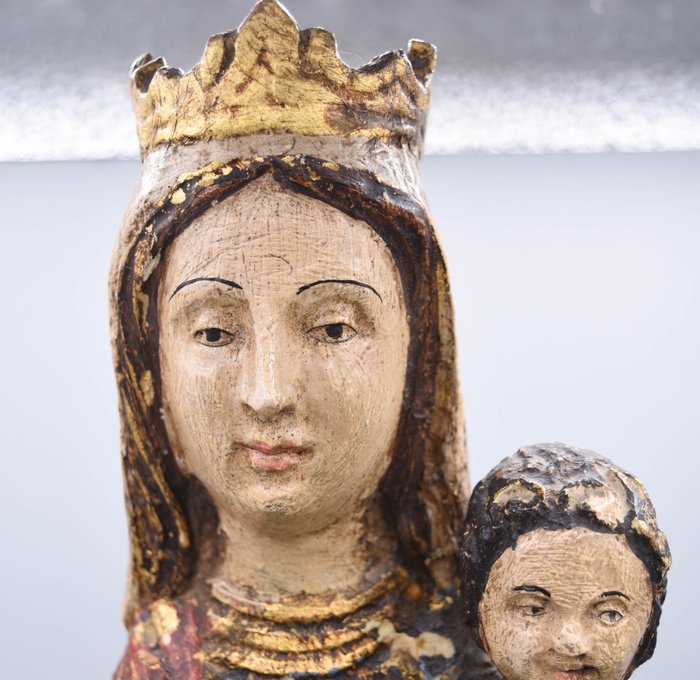 Image 2 of Virgin of the Rose with the Child - Old gothic carving - stuccoed wood - 19th century