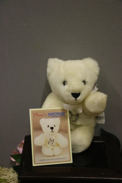 Merrythought - Vintage - Teddy Bear Peace - 2000-present - - Catawiki