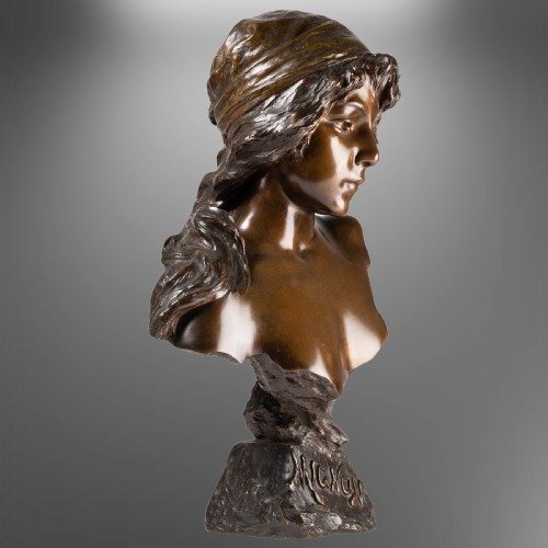 Image 2 of Emmanuel Villanis - LU - Salon 1896 - Art Nouveau bronze sculpture 'Mignon'