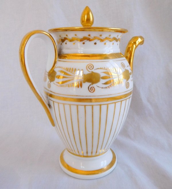 Image 2 of porcelaine de Paris - Empire jug in white porcelain decorated with gold - Empire - Porcelain