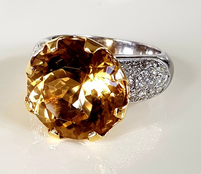 Preview of the first image of 18 kt. White gold, Yellow gold - Ring Citrine - Diamonds.