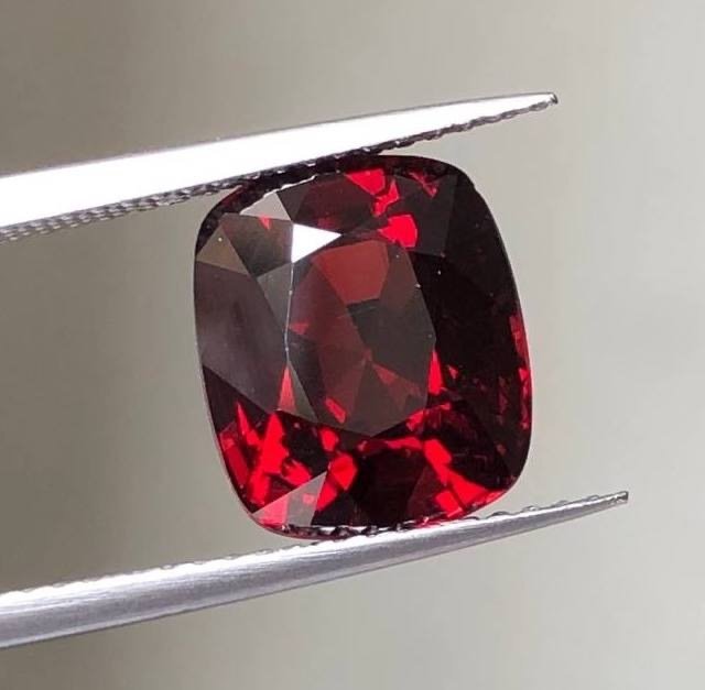 Vivid Red Spinel - 5.26 ct