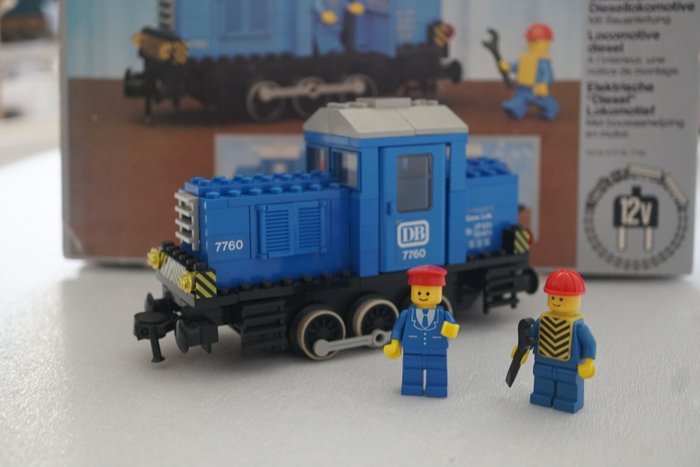 Lego - Trains - Vintage 12-woltowy pociąg Lego - lokomotywa spalinowa, z książeczką i oryginalnym pudełkiem 7760-1 Electric Diesel Locomotive (Diesel Shunter Locomotive) - 1980-1989