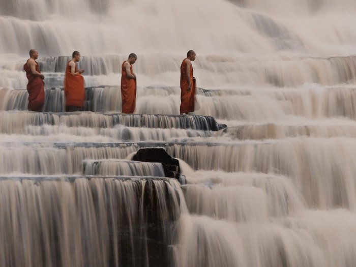 Dang Ngo (XX) - Monks in waterfalls - Catawiki