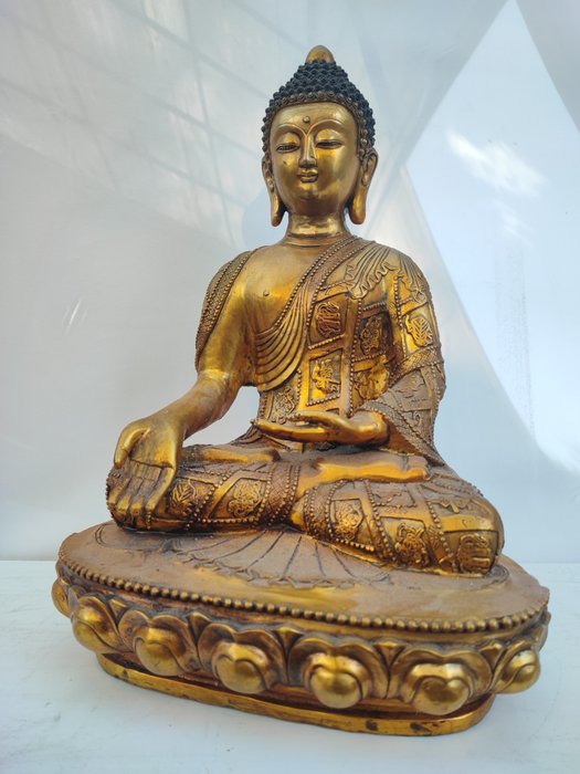 Buddha in wai - Vergoldete Bronze - China