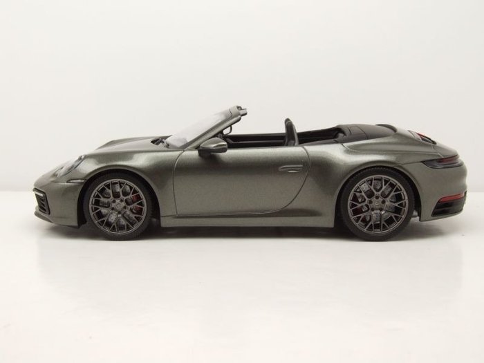 Preview of the first image of MiniChamps - 1:18 - Porsche 911 Carrera 4S Cabriolet - 2019 - - No Reserve Price.