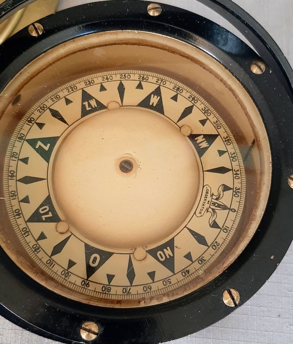 Oud kompas in kompashuis met olielampje – Messing – Eerste helft 20e eeuw