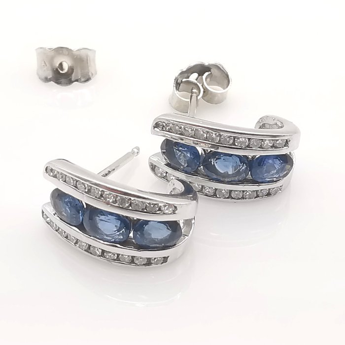 Preview of the first image of 18 kt. White gold - Earring - 1.20 ct Sapphires - Diamonds.
