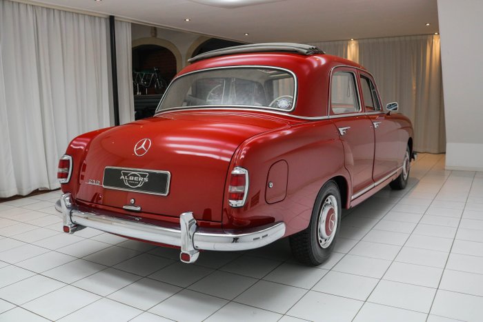 Image 2 of Mercedes-Benz - 219 Ponton - 1958